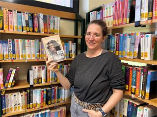 Buchtipp von Anne van Stegen: Please Unfollow von Basma Hallak.