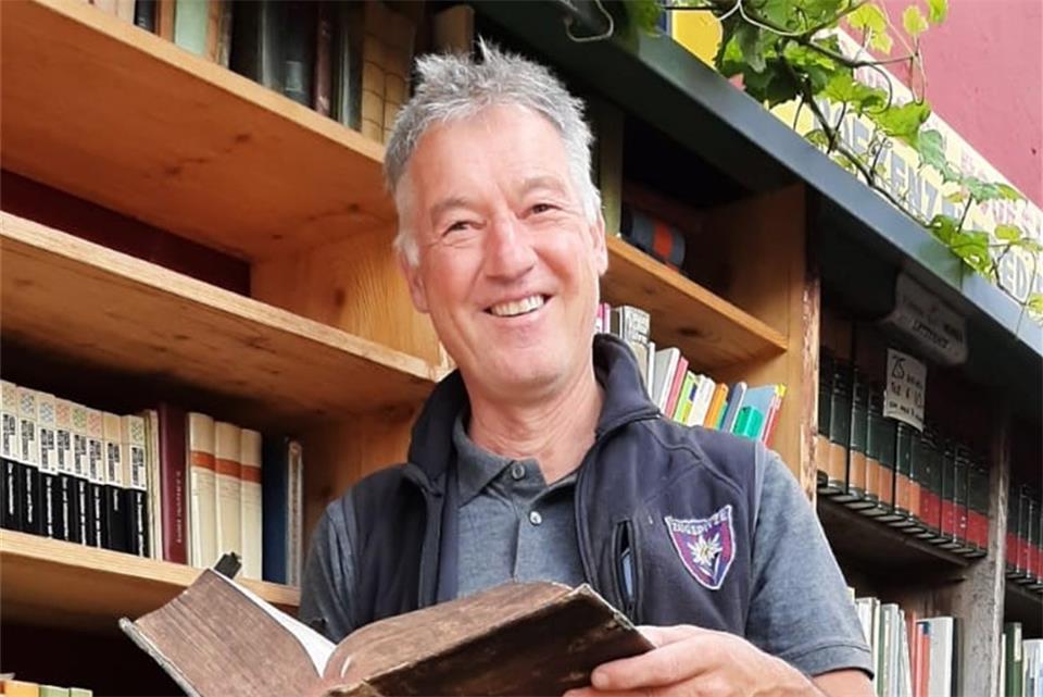 Bücher sind sein Fachgebiet: Antiquar und Marktmeister Rainer Heeke.