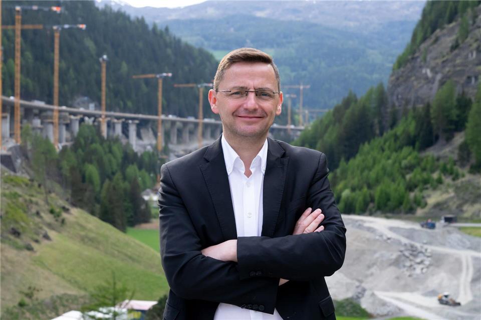 Bürgermeister Karl Mühlsteiger erhofft sich von der Demonstration ein europaweites Signal gegen die Verkehrsflut. (Archivbild)Sven Hoppe/dpa
