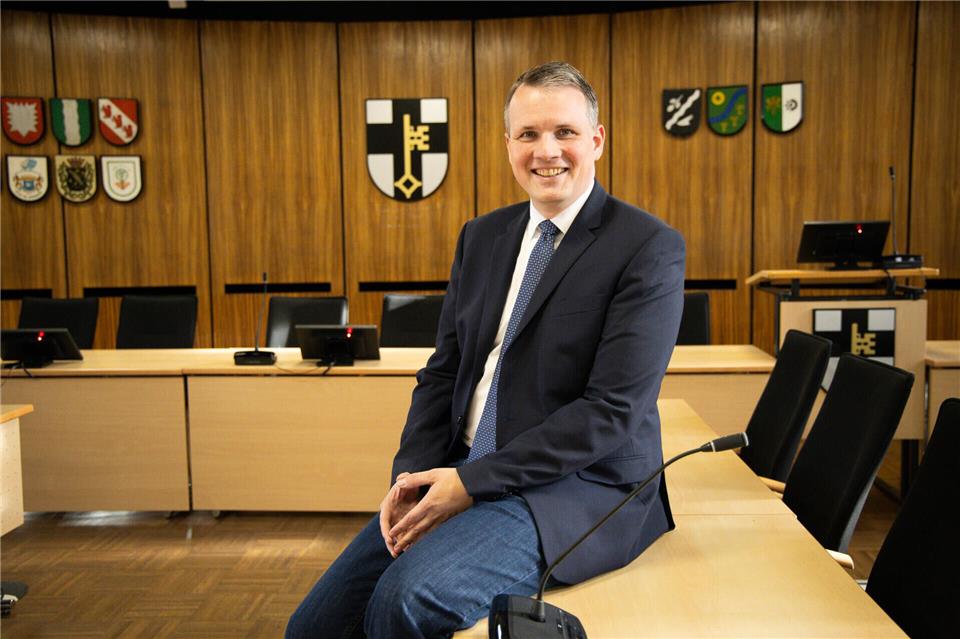 Bürgermeister Tobias Stockhoff erklärte bei der Einbringung des Haushalts, wo bestimmt Defizite herkommen.