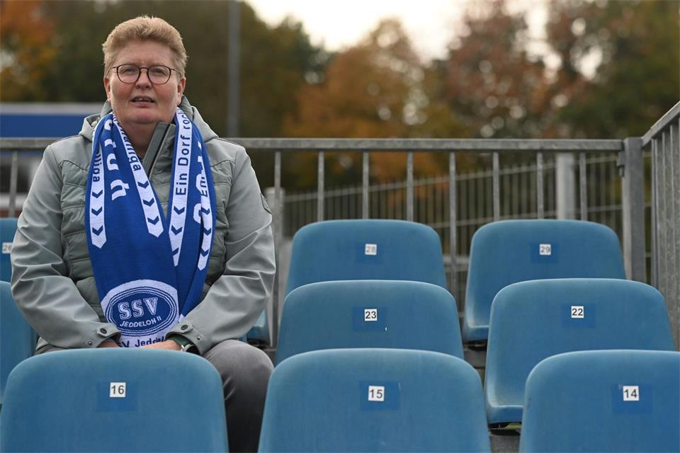 Bürgermeisterin Petra Knetemann fiebert dem großen Match gegen Hertha BSC entgegen.Lars Penning/dpa