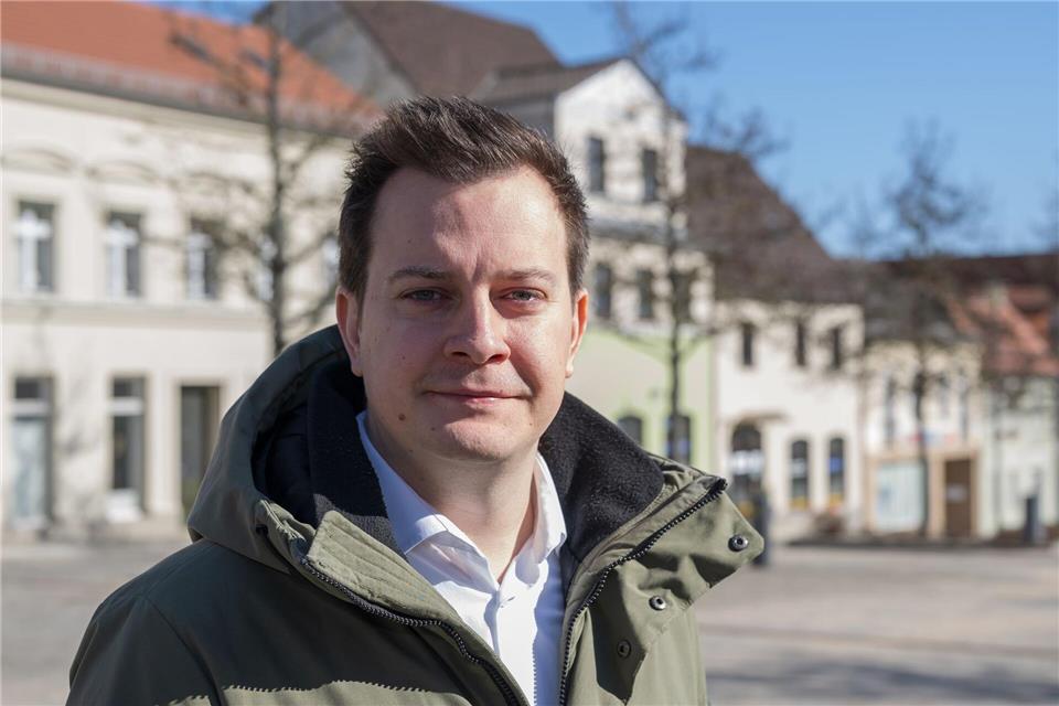 Bürgermeisterkandidat Patrick Hübner will die Absage der Stichwahl in Strausberg durch den Landrat nicht hinnehmen. (Archivbild)Patrick Pleul/dpa