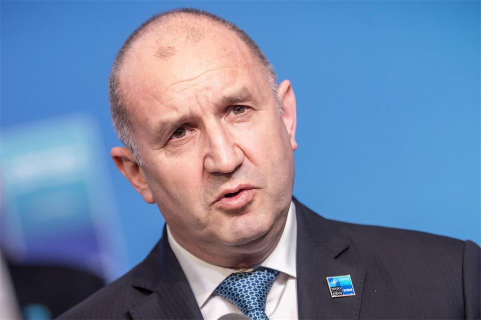 Bulgariens Ministerpräsident Rumen Radev zufolge gab es vor der Küste des Landes erneut Drohnenangriffe auf kommerzielle Schiffe. (Archivfoto)Michael Kappeler/dpa