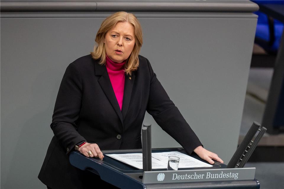 Bundesarbeitsministerin Bärbel Bas (SPD) verteidigt das Rentenpaket.Michael Kappeler/dpa