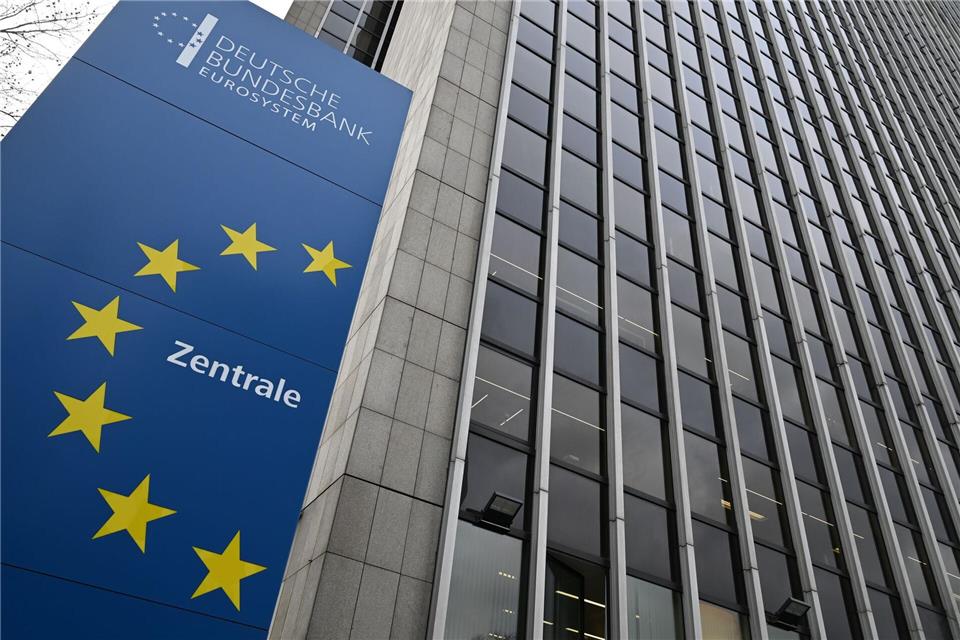 Bundesbank: Stagnation im dritten Quartal, aber etwas Wachstum im Gesamtjahr möglich. (Archivbild)Arne Dedert/dpa