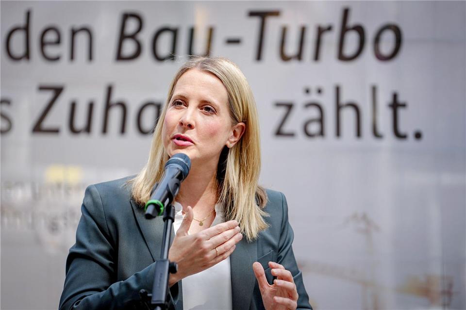Wohneigentum wird teurer – Preise steigen erneut Bundesbauministerin Verena Hubertz. Die Bundesregierung will über schnellere Genehmigungen den schleppenden Wohnungsbau in Schwung bringen. (Archivbild)Kay Nietfeld/dpa