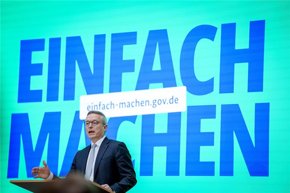Bundesdigitalminister Karsten Wildberger (CDU) hat eine Vereinbarung mit der Thüringer Landesregierung zur Digitalisierung von Verwaltungsleistungen in den Kommunen getroffen. (Archivbild)Kay Nietfeld/dpa