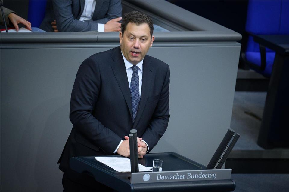 Bundesfinanzminister Klingbeil (SPD) zeigt sich offen dafür, Subventionen und Steuervergünstigungen um einen pauschalen Prozentsatz abzuschmelzen.Bernd von Jutrczenka/dpa