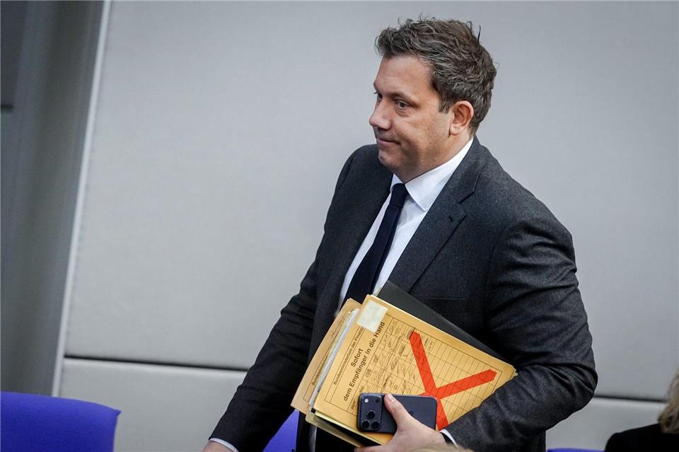 Bundesfinanzminister Lars Klingbeil startet mit mehreren europäischen Kollegen eine Initiative für eine Übergewinnsteuer. (Archivbild)Kay Nietfeld/dpa