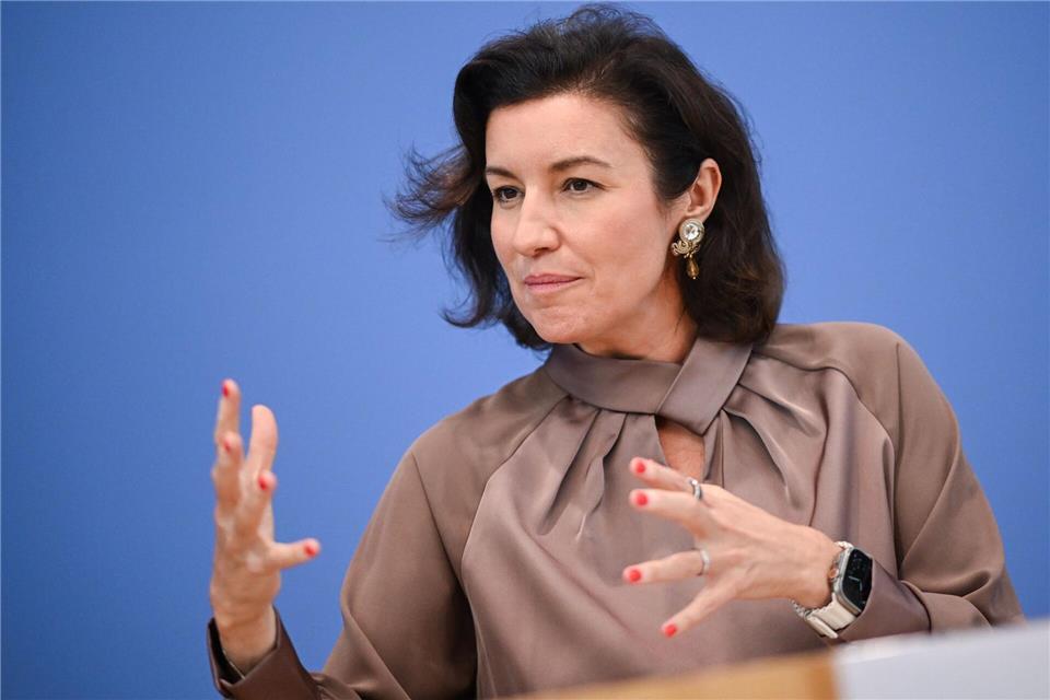 Bundesforschungsministerin Dorothee Bär (CSU) nennt Gründe, warum aus der  Deutschen Agentur für Transfer und Innovation (DATI) in Thüringen nichts wird. (Archivbild)Britta Pedersen/dpa