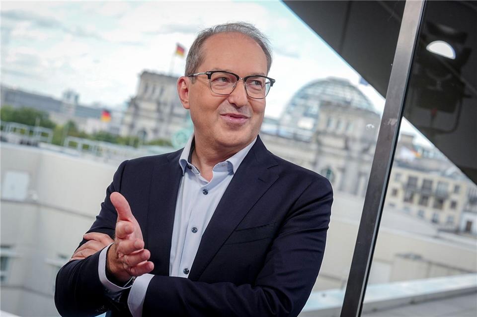 Bundesinnenminister Alexander Dobrindt (CSU) sagt: „Unser Ziel ist klar: Die Abwehrfähigkeit und Resilienz unserer kritischen Infrastrukturen muss gehärtet werden.“Kay Nietfeld/dpa
