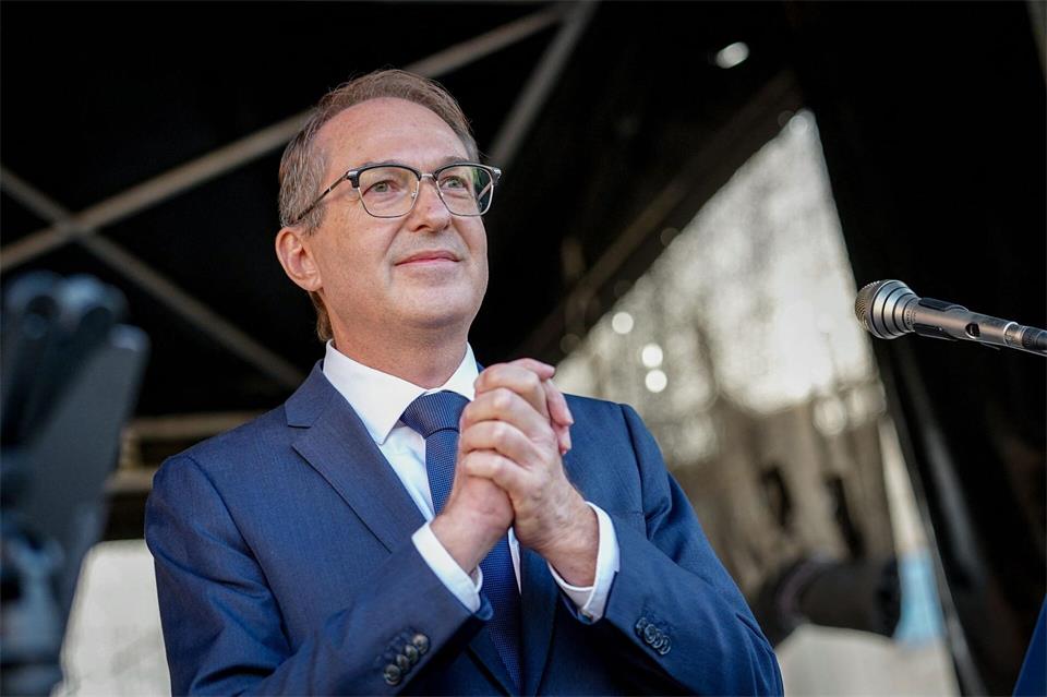 Bundesinnenminister Alexander Dobrindt nennt Antisemitismus ein „abscheuliches Gift“, das auch Teile der Gesellschaft zu vergiften drohe.Kay Nietfeld/dpa