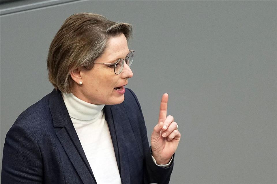 Bundesjustizministerin Stefanie Hubig will klare Regeln gegen Spanner-Fotos (Archivbild).Michael Kappeler/dpa