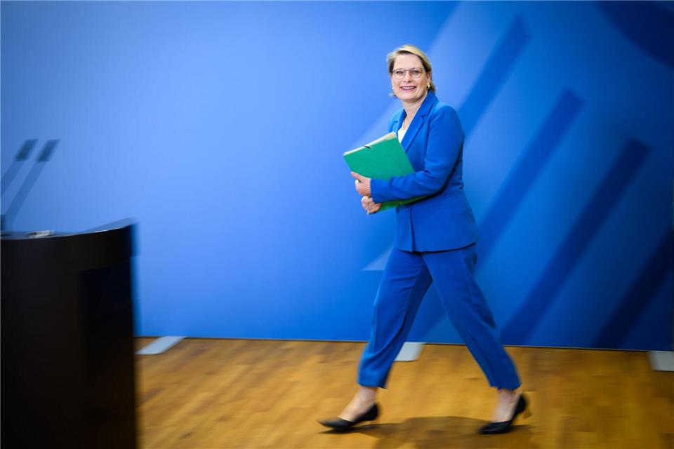 Bundesjustizministerin Stefanie Hubig will punktuelle Änderungen an der Praxis des Versorgungsausgleichs vornehmen. (Archivfoto)Bernd von Jutrczenka/dpa