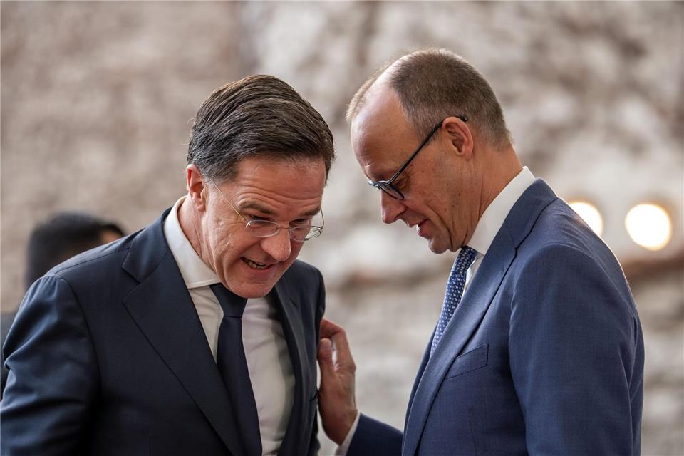 Bundeskanzler Friedrich Merz (CDU) äußerte sich am Rande von Gesprächen mit Nato-Generalsekretär Mark Rutte zum Thema.Michael Kappeler/dpa