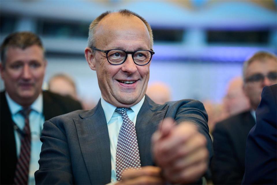 Bundeskanzler Friedrich Merz (CDU) bekräftigt auf dem Arbeitgebertag seinen Reformwillen.Bernd von Jutrczenka/dpa