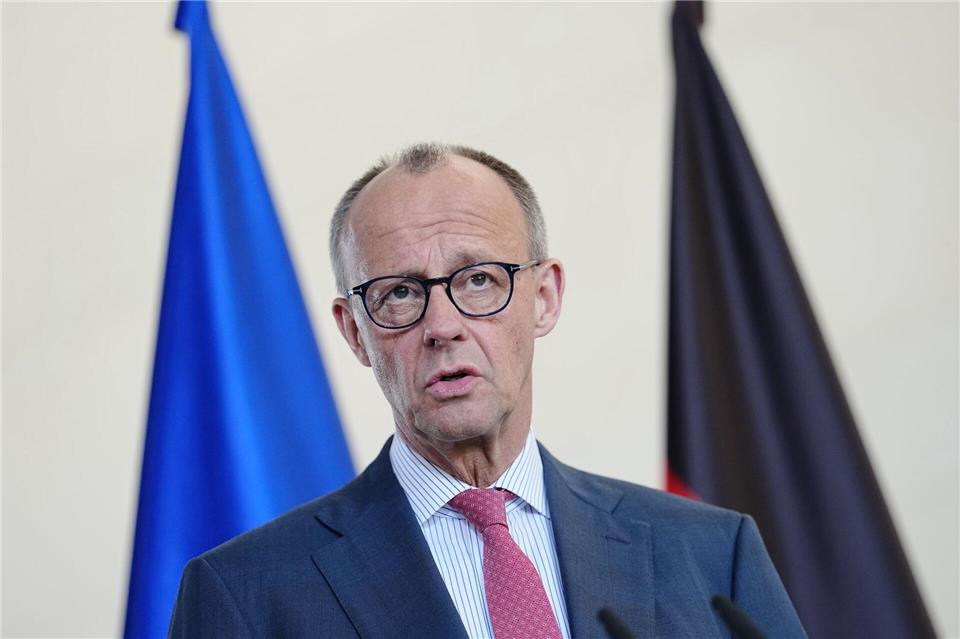 Bundeskanzler Friedrich Merz (CDU) gibt ein Pressestatement.Kay Nietfeld/dpa