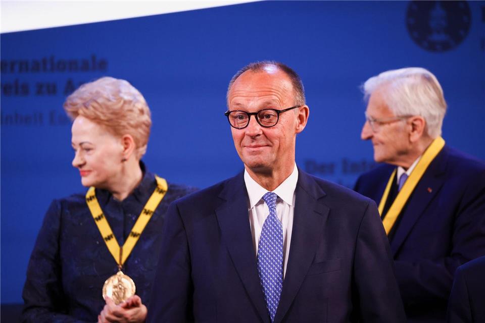Bundeskanzler Friedrich Merz (CDU) hält am Himmelfahrtstag die Festansprache bei der Karlspreis-Verleihung an den ehemaligen italienischen Ministerpräsidenten Mario Draghi. (Archivbild)Thilo Schmülgen/Reuter/Pool/dpa