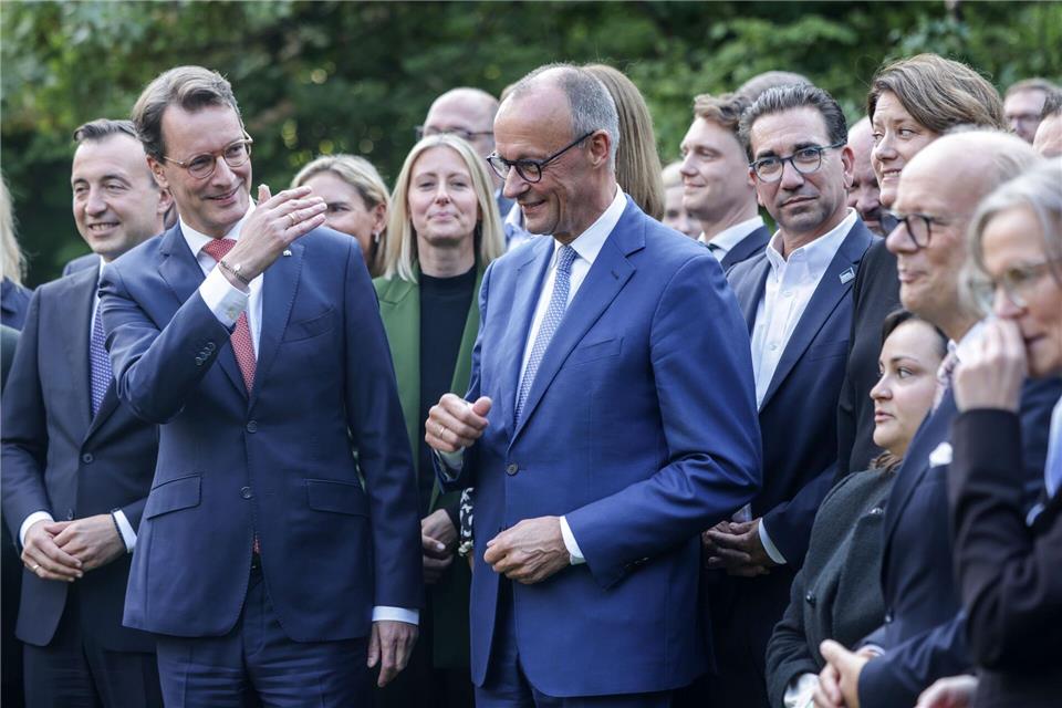 Bundeskanzler Friedrich Merz (CDU) hat die NRW-CDU nach den erfolgreichen kommunalen Stichwahlen gelobt.Oliver Berg/dpa