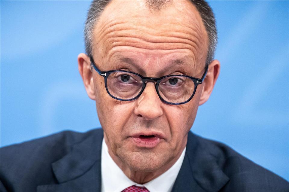 Bundeskanzler Friedrich Merz (CDU) kündigt eine große Gesundheitsreform an. Michael Kappeler/dpa