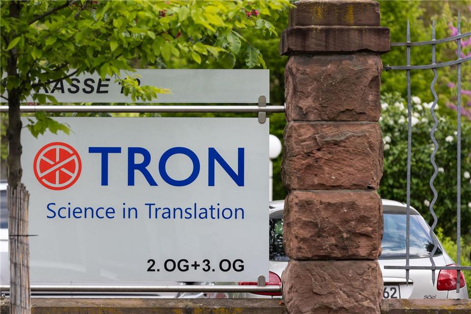 Bundeskanzler Friedrich Merz (CDU) plant einen Besuch des Instituts Tron. (Archivbild)Hannes P. Albert/dpa