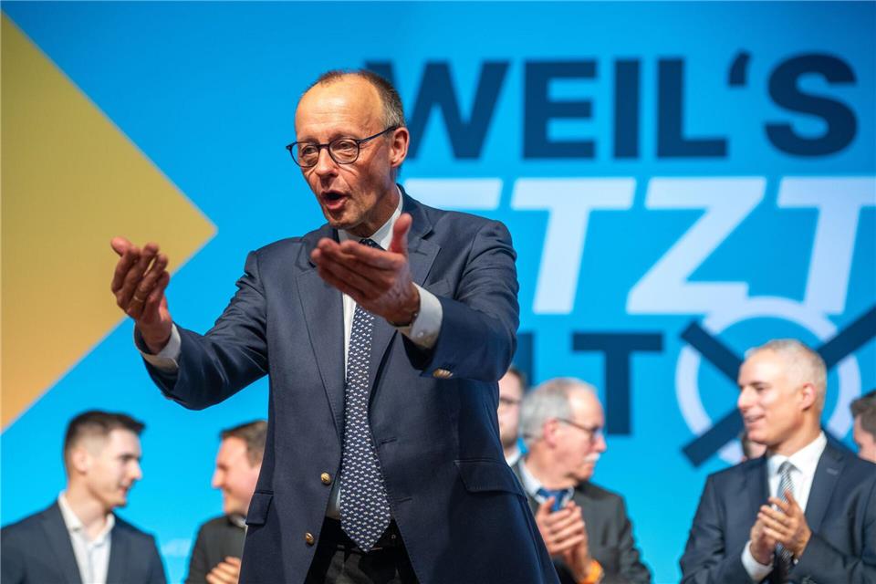 Bundeskanzler Friedrich Merz (CDU) spricht beim Landesparteitag.Harald Tittel/dpa