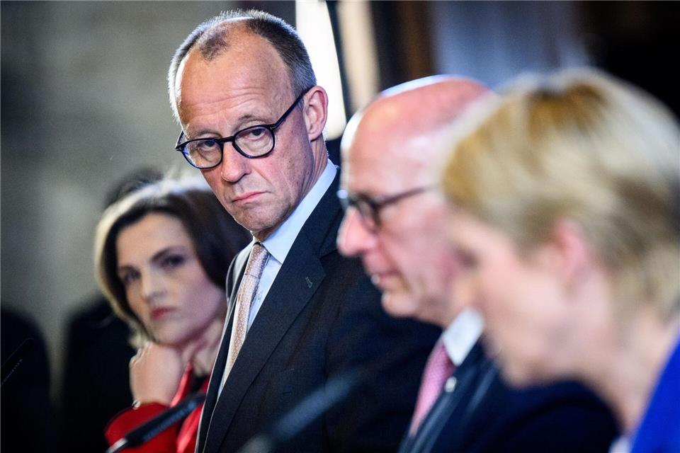 Bundeskanzler Friedrich Merz (CDU) verspricht ostdeutschen Ländern Unterstützung. Bernd von Jutrczenka/dpa