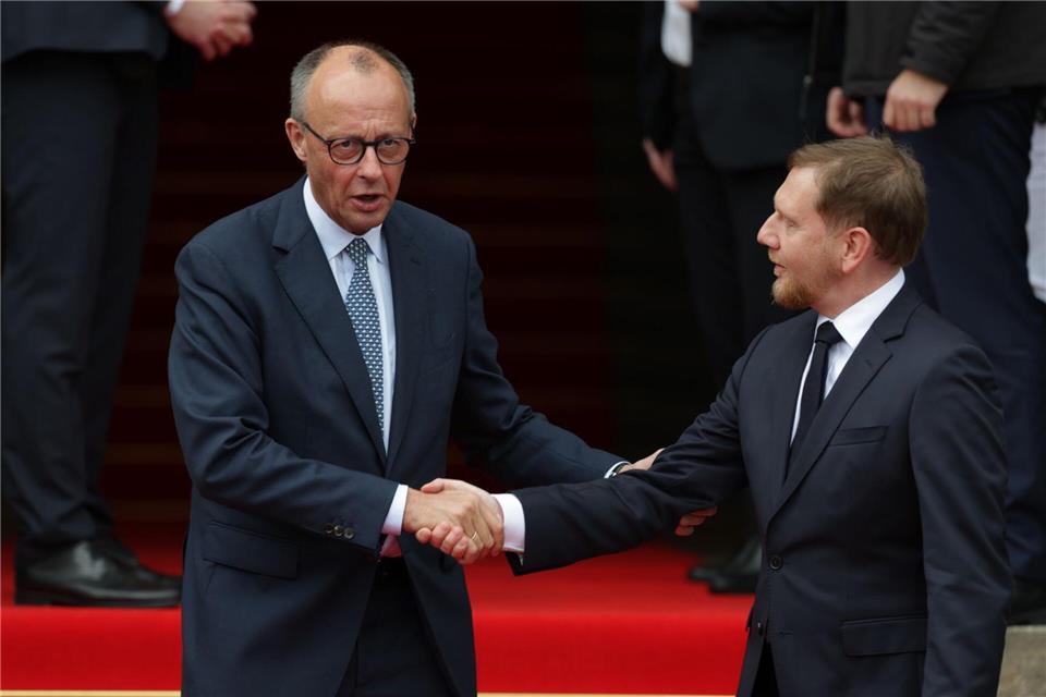Merz lobt Sachsen – Finanzierung von Verkehrswegen offen  Bundeskanzler Friedrich Merz absolvierte am Dienstag seinen Antrittsbesuch in Sachsen in Dresden. Jan Woitas/dpa