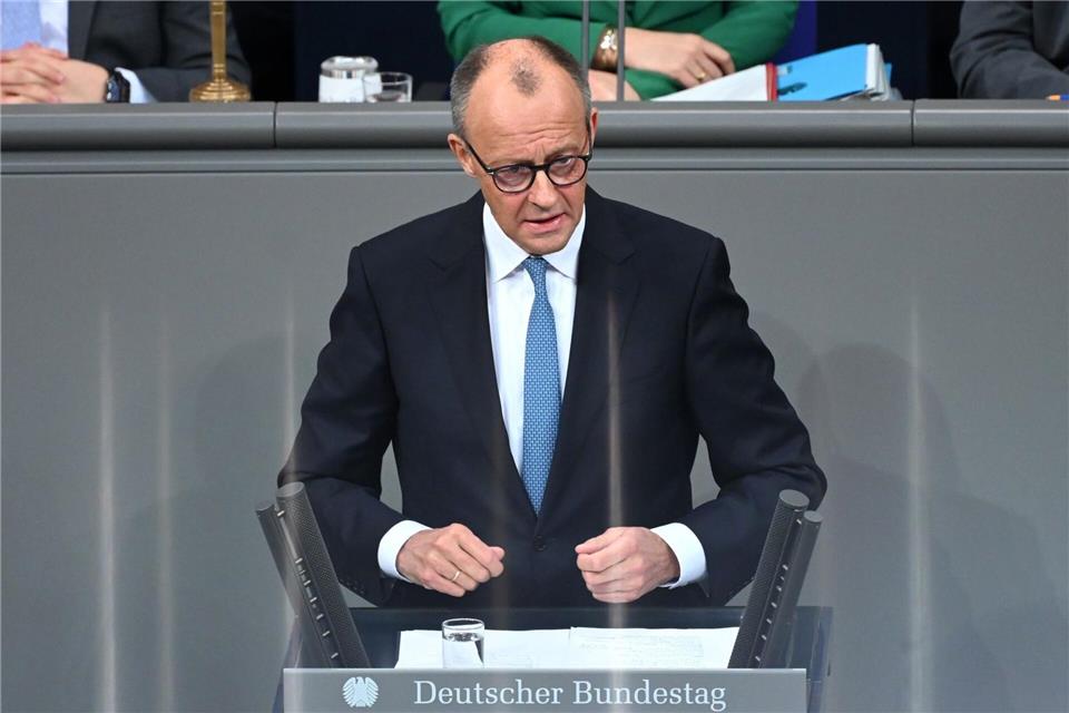 Bundeskanzler Friedrich Merz kündigte im Bundestag eine große Sozialstaatsreform an. (Archivfoto)Elisa Schu/dpa