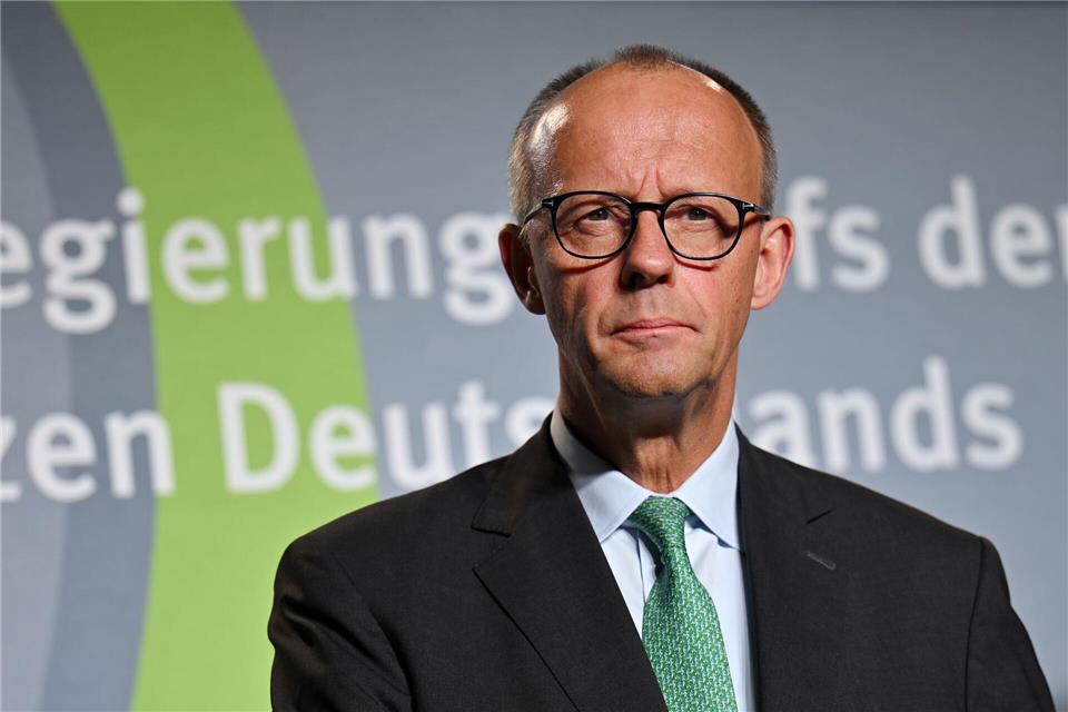 Bundeskanzler Friedrich Merz sagt Ostdeutschland weitere Unterstützung bei Infrastrukturinvestitionen zu.Martin Schutt/dpa
