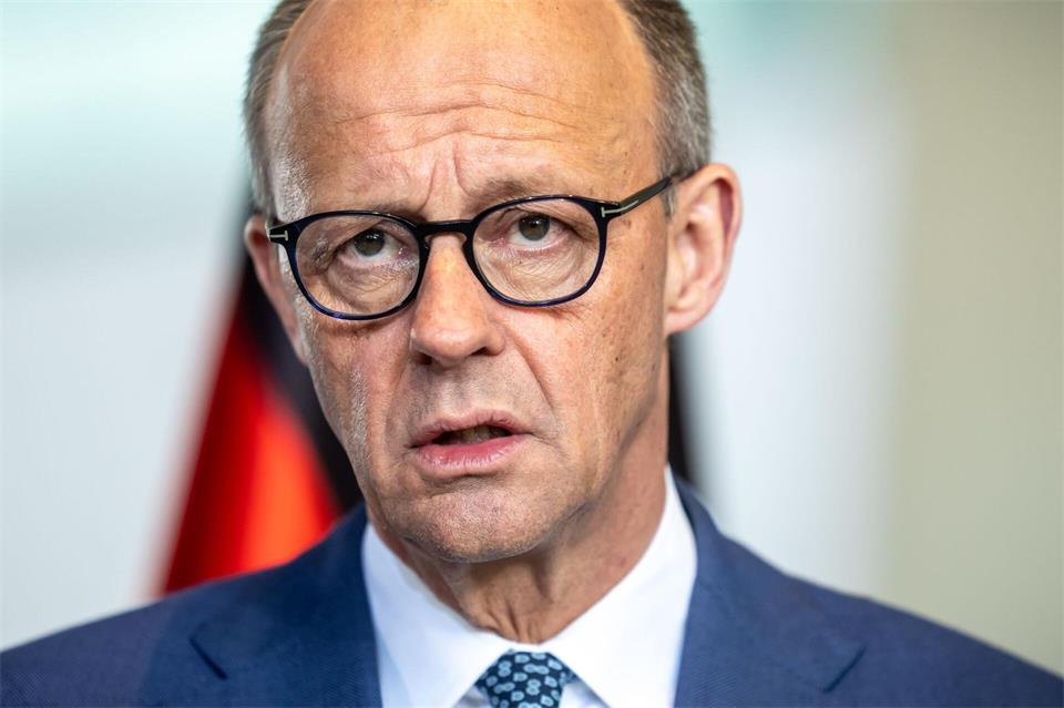 Bundeskanzler Friedrich Merz sieht die Attacke auf den CSD als Angriff auf unsere Gesellschaft. (Archivbild)Michael Kappeler/dpa