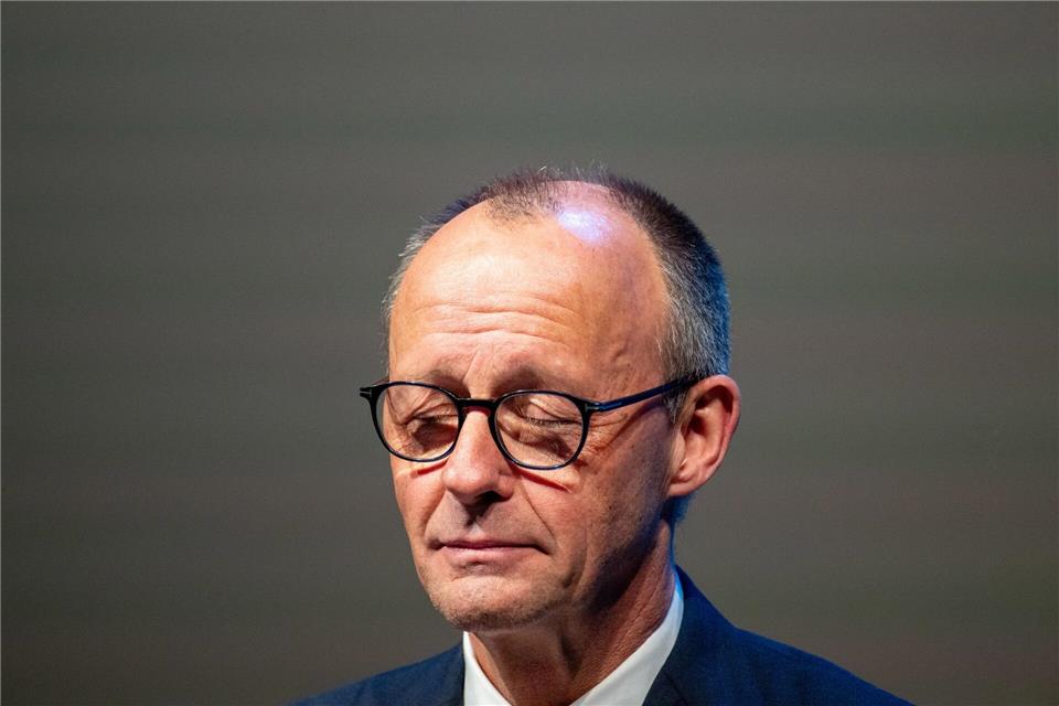 Bundeskanzler Friedrich Merz spricht auf dem Politischen Aschermittwoch der CDU Rheinland-Pfalz in Trier.Harald Tittel/dpa