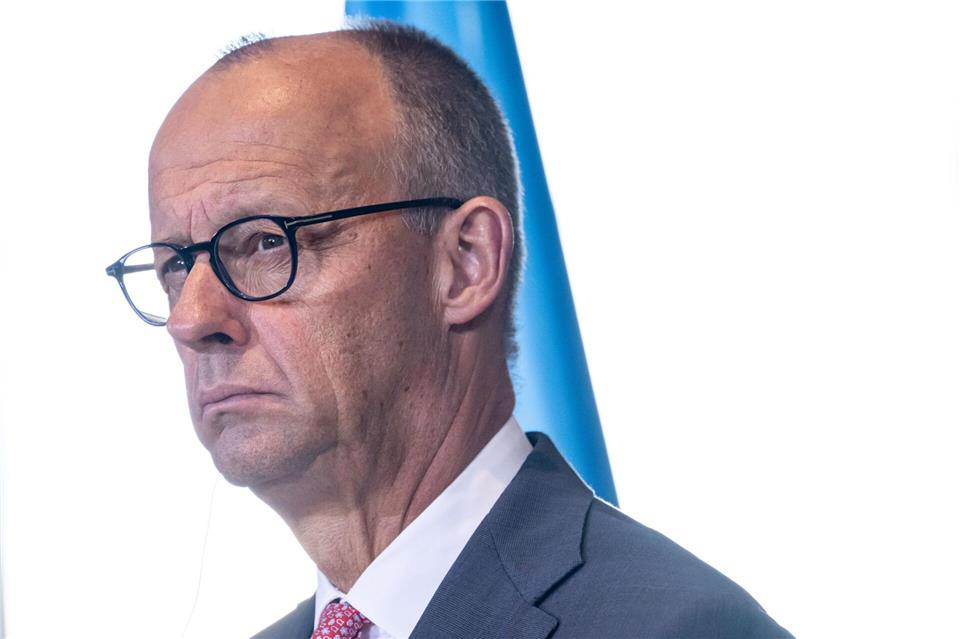 Bundeskanzler Friedrich Merz wertet die Tat beim CSD als Angriff auf unsere Gesellschaft. (Archivbild)Fabian Sommer/dpa