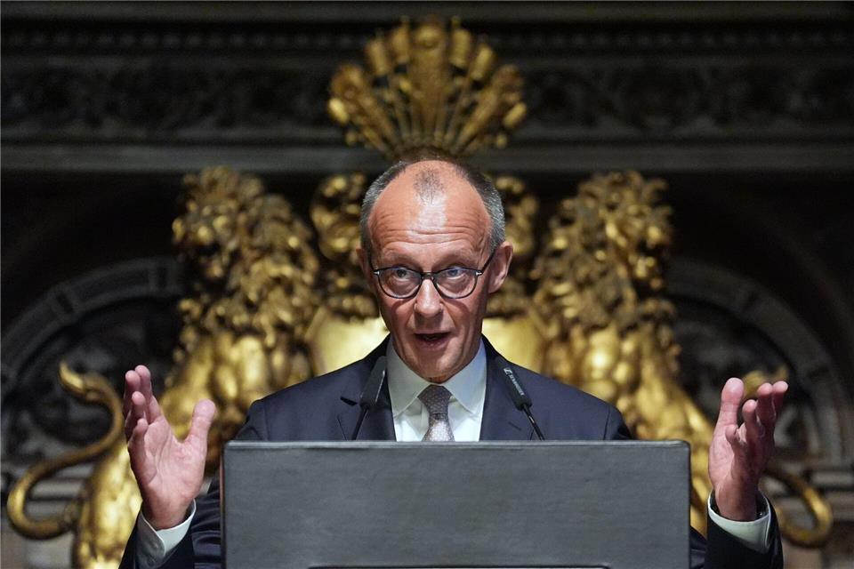 Bundeskanzler Merz spricht beim Übersee-Tag im Hamburger Rathaus.Marcus Brandt/dpa