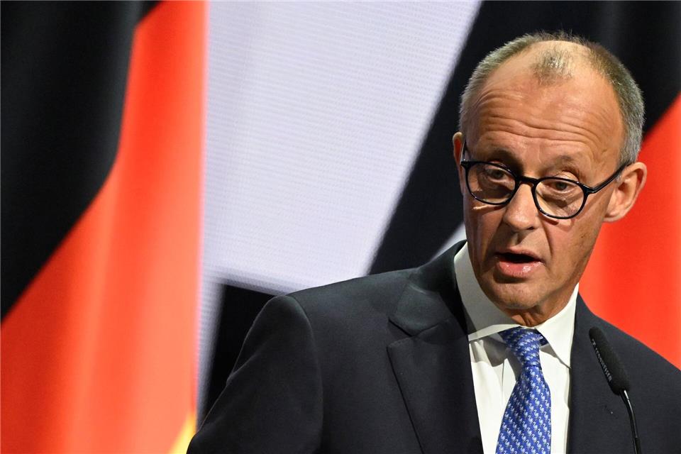 Bundeskanzler Merz wendet sich zum Tag der Einheit in einer sehr grundsätzlichen Rede an die Deutschen. Jean-Christophe Verhaegen/POOL AFP/dpa
