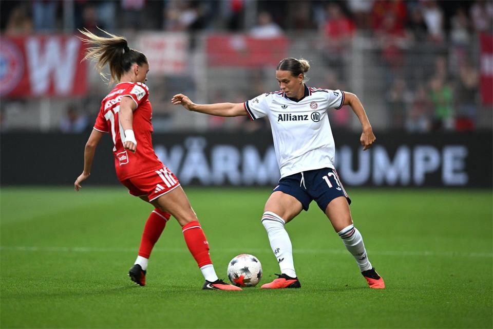Bundesliga ohne DFB: So sieht die Zukunft für Klara Bühl (r) und Co. nun auch offiziell aus. (Archivbild)Elisa Schu/dpa
