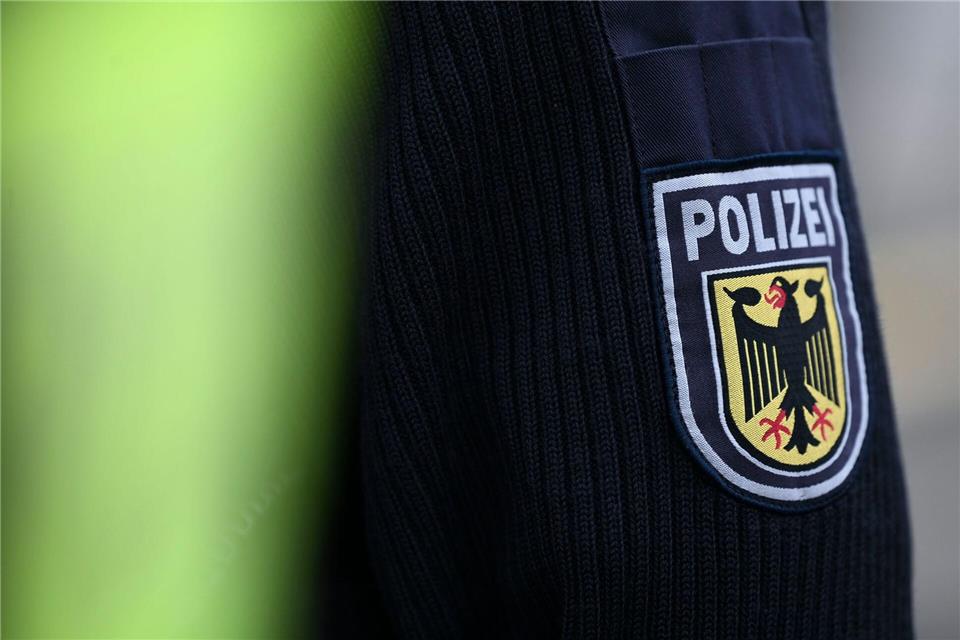 Bundespolizisten stellten den Beschuldigten beim Halt in Rosenheim. (Symbolbild)Katharina Kausche/dpa