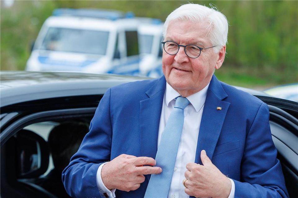 Bundespräsident Frank-Walter Steinmeier hat angesichts der Anfeindungen in den sozialen Medien wegen des Umgangs mit dem gestrandeten Wal zur Mäßigung aufgerufen.Jens Büttner/dpa