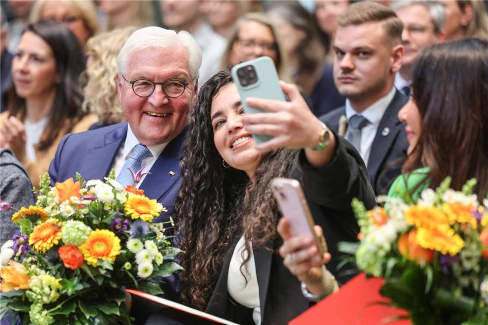 Bundespräsident Frank-Walter Steinmeier nahm im April 2025 an einer Einbürgerungsfeier in Köln teil. (Archivfoto)Oliver Berg/dpa
