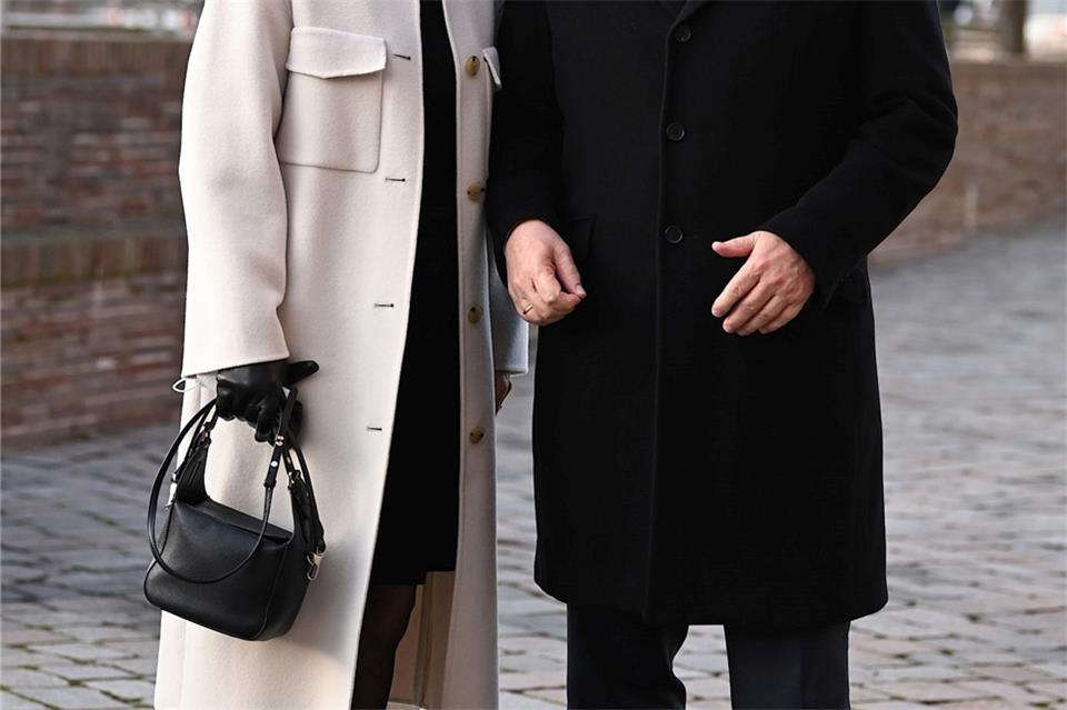 Steinmeier erneut zum Bundespräsidenten gewählt Bundespräsident Frank-Walter Steinmeier und seine Frau Elke Büdenbender kommen zum ökumenischen Gottesdienst vor Beginn der Bundesversammlung.