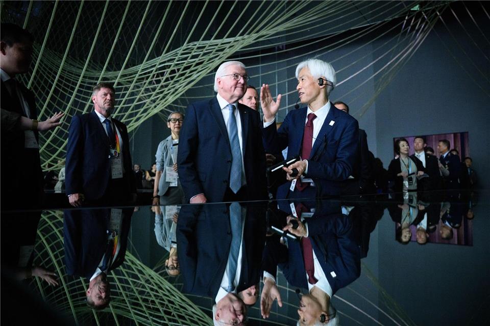Bundespräsident Steinmeier besucht die Expo 2025 und eröffnet den Deutschen Nationentag.Bernd von Jutrczenka/dpa