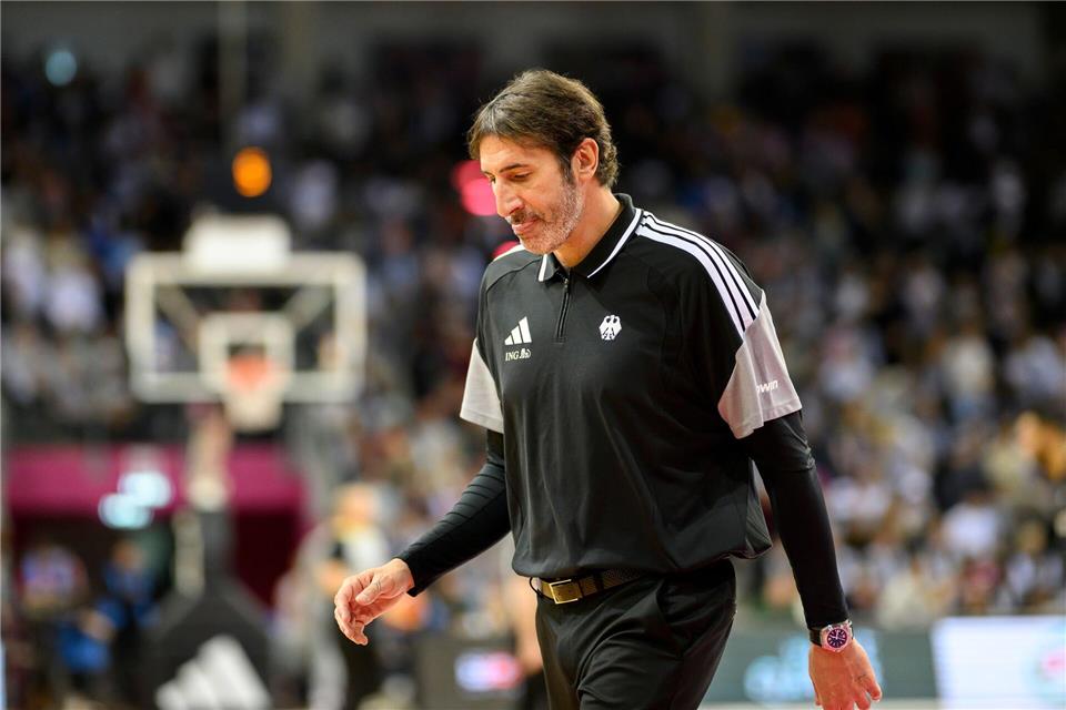 Bundestrainer Alex Mumbrú konnte mit der Leistung seiner Mannschaft zunächst nicht zufrieden sein.Anke Waelischmiller/dpa