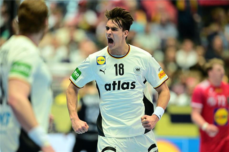 Bundestrainer Alfred Gislason setzt im Angriff und in der Abwehr auf Julian Köster. Sina Schuldt/dpa