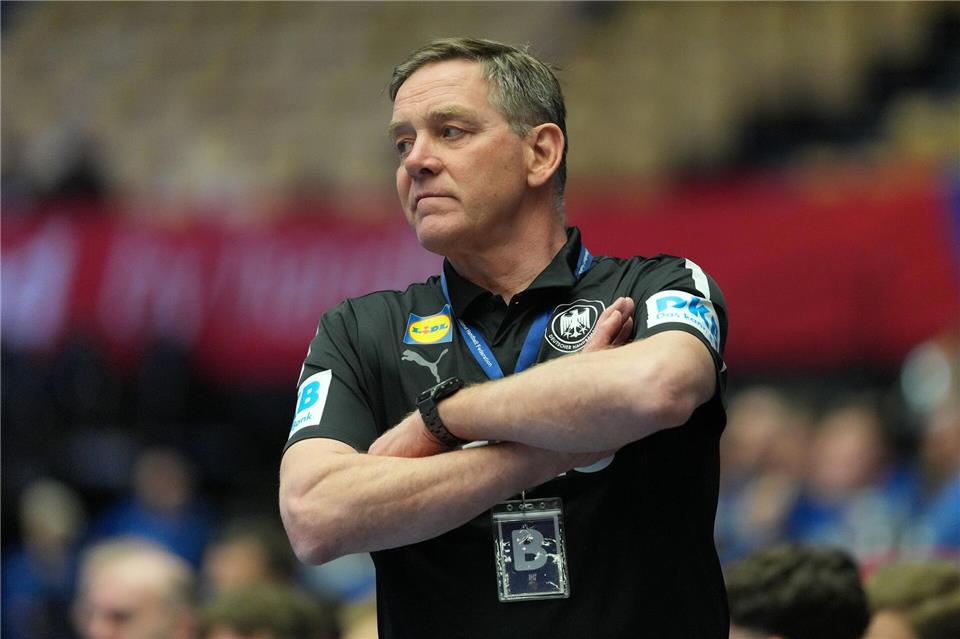 Bundestrainer Alfred Gislason sieht der EM mit großer Vorfreude entgegen. (Archivbild)Sören Stache/dpa