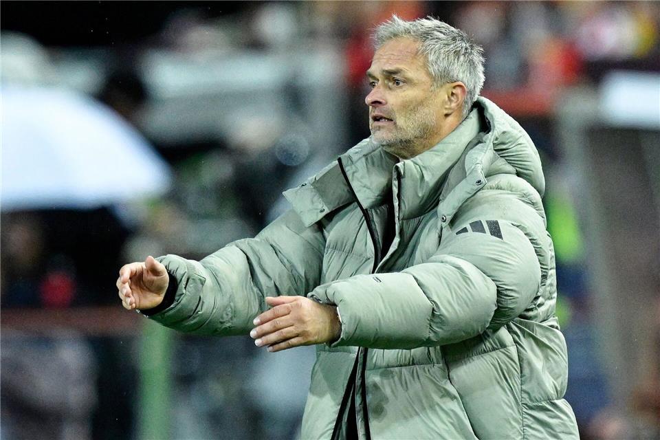 Bundestrainer Christian Wück verzweifelte an der deutschen Chancenverwertung.Uwe Anspach/dpa