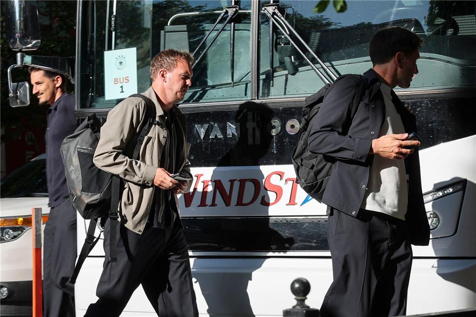 Bundestrainer Julian Nagelsmann bei der Ankunft am Teamhotel in Chicago. Christian Charisius/dpa