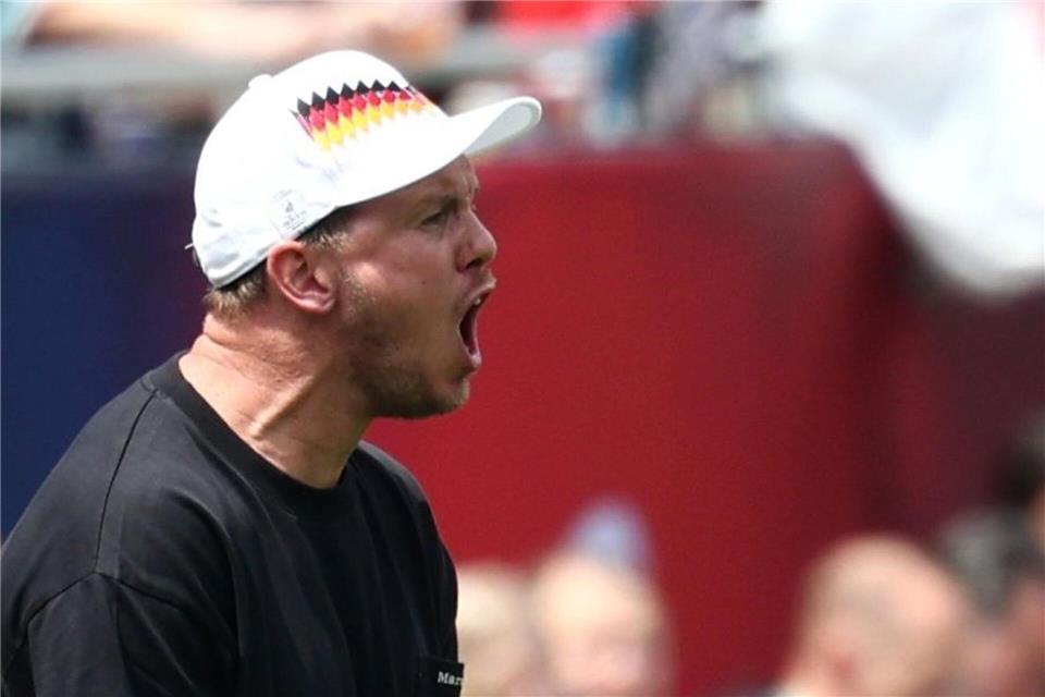 Bundestrainer Nagelsmann gibt lautstarke Anweisungen bei der WM-Generalprobe gegen die USA. Christian Charisius/dpa