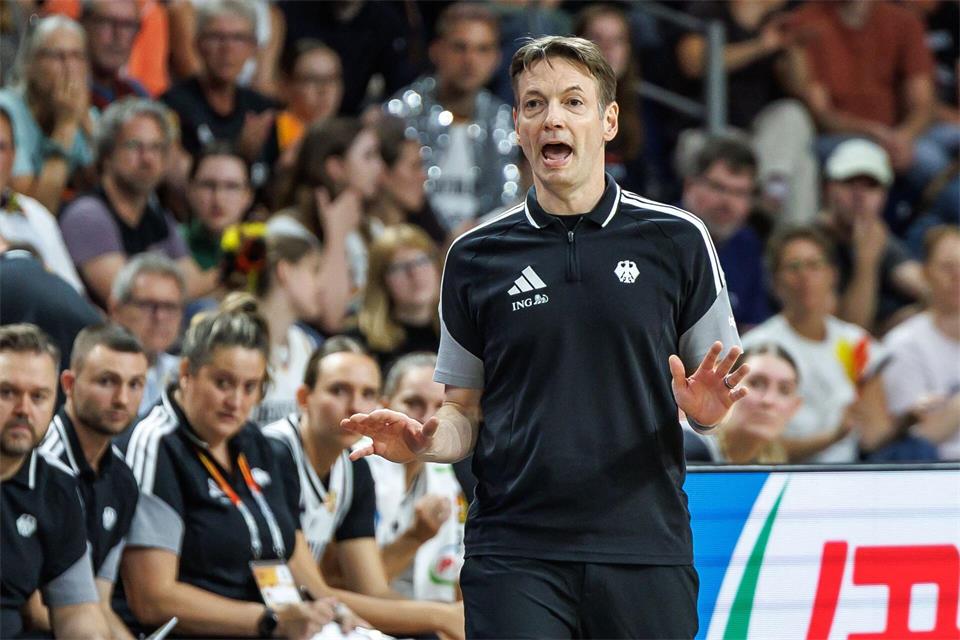 Bundestrainer Olaf Lange hat den Spielplan bei der Heim-WM kritisiert.Andreas Gora/dpa
