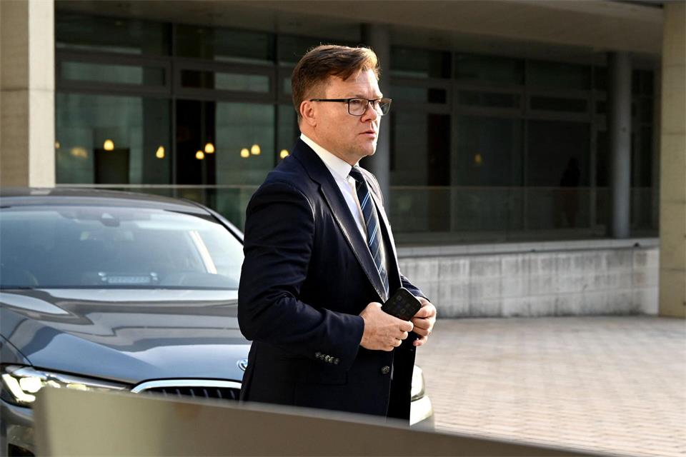 Bundesumweltminister Carsten Schneider bekräftigte jüngst, an der Reduzierung der Methanemissionen festhalten zu wollen. (Archivbild)Ansgar Haase/dpa