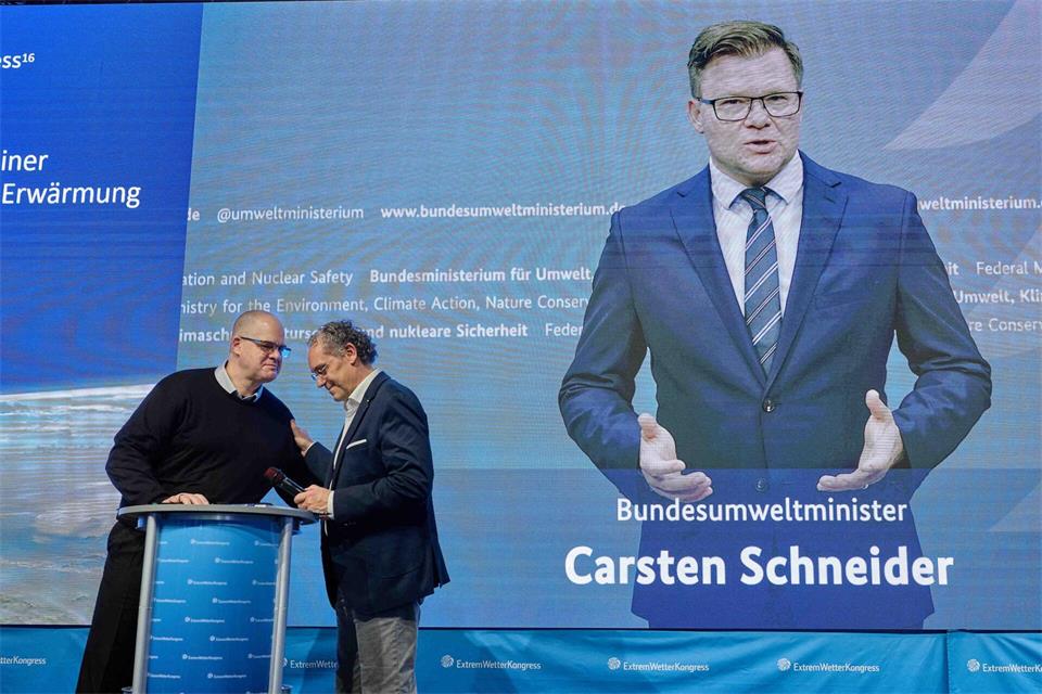 Bundesumweltminister Carsten Schneider ist Schirmherr des Hamburger Extremwetterkongresses.Georg Wendt/dpa
